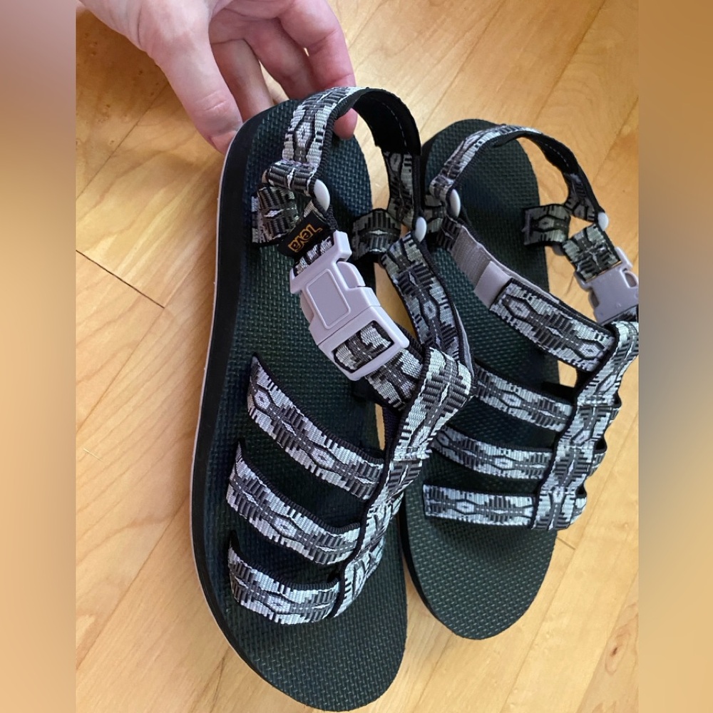 Teva women’s sports sandals